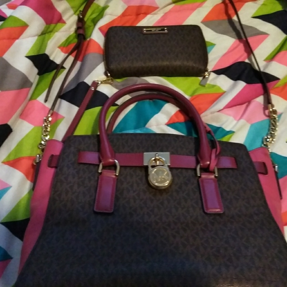 Authentic Michael Kors Purse And Wallet - image 5